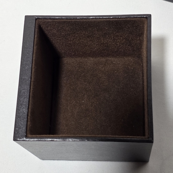 Michael Kors Accessory Box - Picture 4 of 4